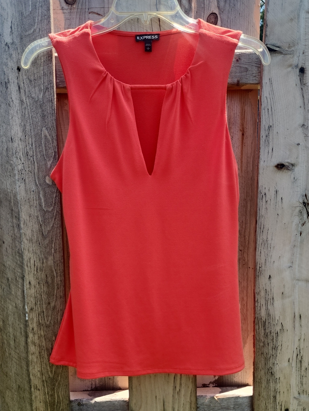 Express Coral Sleeveless Key Hole Notch-Neck Camisole Size Small